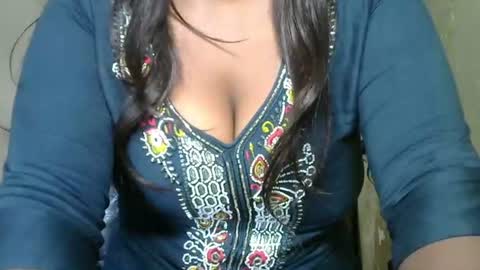 Snapshot of cute_payalji chatting on May 6, 1:47 am alia online show from May 6, 1:47 am
