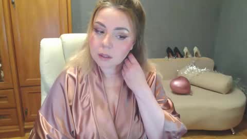cute_phoenix online show from May 10, 6:02 pm