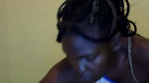 Snapshot of cute_roxie chatting on December 22, 6:59 pm cute_roxie online show from December 22, 6:59 pm