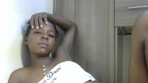 Snapshot of cute_sexy3 chatting on February 10, 10:19 pm SHARON online show from February 10, 10:19 pm
