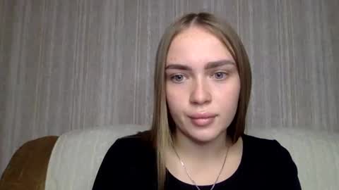 Snapshot of cute_shy06 chatting on November 19, 6:19 pm cute_shy06 online show from November 19, 6:19 pm