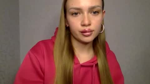 Snapshot of cute_shy06 chatting on December 3, 5:55 pm cute_shy06 online show from December 3, 5:55 pm