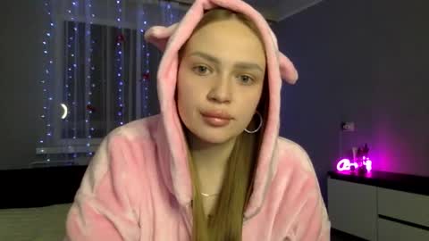 Snapshot of cute_shy06 chatting on December 14, 7:51 pm cute_shy06 online show from December 14, 7:51 pm