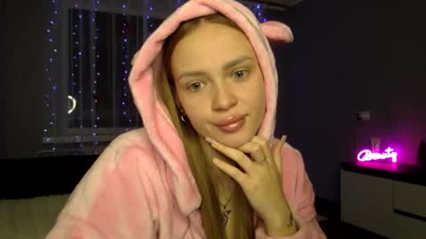 Snapshot of cute_shy06 chatting on December 17, 8:59 pm cute_shy06 online show from December 17, 8:59 pm