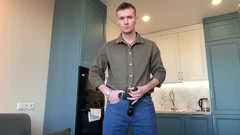 cute_skywalker online show from April 1, 7:09 am