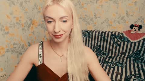 cute_smile_shy online show from December 3, 7:55 pm