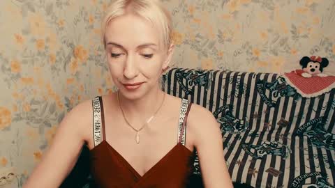 cute_smile_shy online show from December 3, 11:02 pm