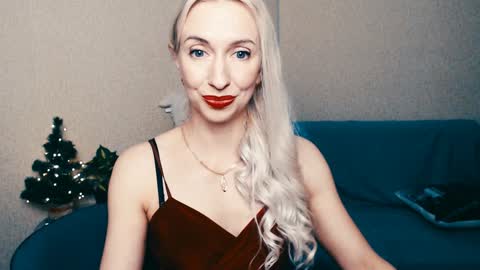 cute_smile_shy online show from January 5, 10:19 pm