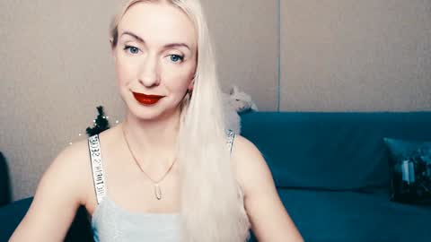 cute_smile_shy online show from January 7, 7:17 pm