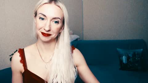 cute_smile_shy online show from January 14, 7:11 pm