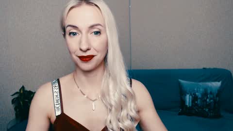 cute_smile_shy online show from January 24, 9:26 pm