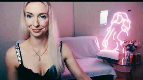 cute_smile_shy online show from September 30, 7:08 pm