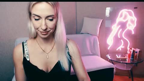 cute_smile_shy online show from October 21, 7:36 pm