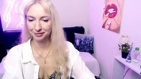 cute_smile_shy online show from June 6, 10:25 pm