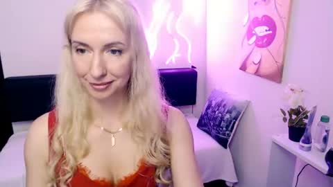 cute_smile_shy online show from June 9, 9:04 pm