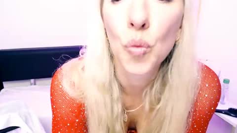 cute_smile_shy online show from June 26, 11:09 pm