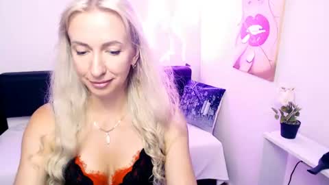 cute_smile_shy online show from July 2, 7:20 pm
