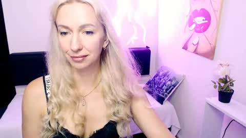 cute_smile_shy online show from July 14, 5:12 am