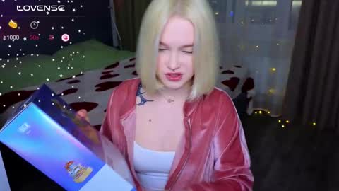 Sue online show from March 6, 5:11 pm