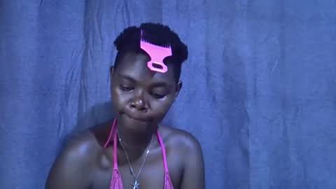 Snapshot of cute_tamara1 chatting on December 22, 10:23 am cute_tamara1 online show from December 22, 10:23 am