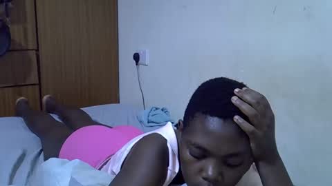 Snapshot of cute_tamara1 chatting on February 2, 7:18 am cute_tamara1 online show from February 2, 7:18 am