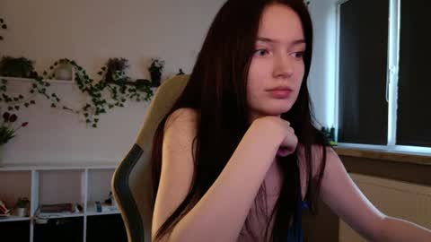 Snapshot of cuteanie chatting on June 30, 6:31 pm Anie online show from June 30, 6:31 pm