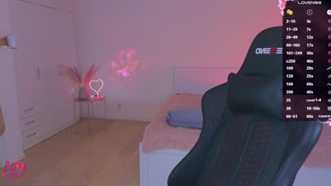 Ariel online show from March 25, 6:03 pm