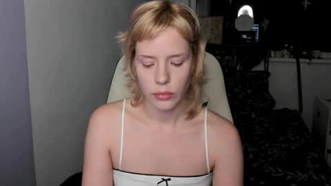 Snapshot of cuteasfuck_ chatting on October 5, 2:48 pm Amy online show from October 5, 2:48 pm