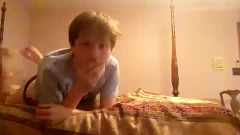 Snapshot of cuteboii29 chatting on February 13, 4:00 am cuteboii29 online show from February 13, 4:00 am