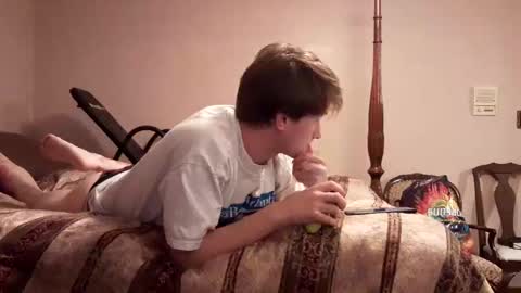 Snapshot of cuteboii29 chatting on February 22, 3:01 am cuteboii29 online show from February 22, 3:01 am