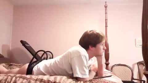 Snapshot of cuteboii29 chatting on March 1, 2:48 am cuteboii29 online show from March 1, 2:48 am