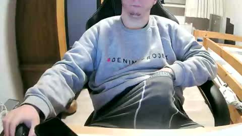 Snapshot of cuteboy090 chatting on March 22, 2:04 am Cuteboy090 online show from March 22, 2:04 am