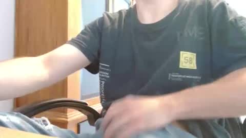 Cuteboy090 online show from May 9, 9:14 am