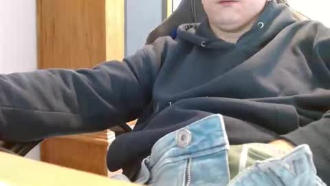 Cuteboy090 online show from May 11, 8:42 am