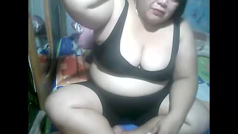 cutechubbyasian online show from April 17, 1:36 pm