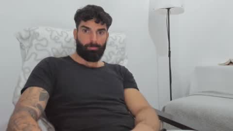 cuteeboy online show from February 15, 1:49 pm