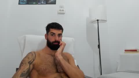 cuteeboy online show from October 16, 8:15 am