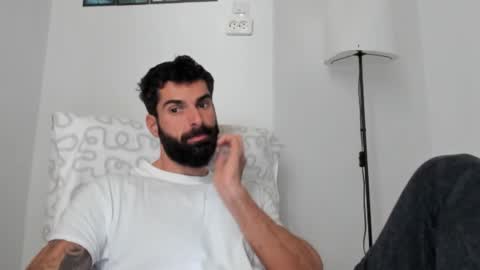 cuteeboy online show from November 17, 9:04 am