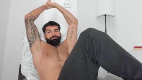 cuteeboy online show from November 26, 7:31 am