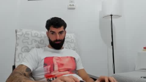 cuteeboy online show from November 27, 7:43 am