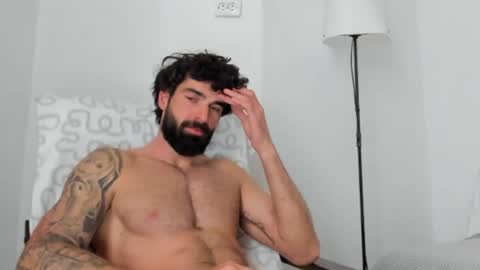 cuteeboy online show from May 7, 5:35 am