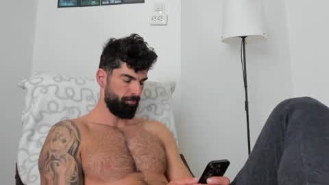 cuteeboy online show from May 22, 7:15 am