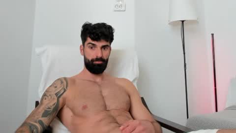 cuteeboy online show from May 29, 7:17 am