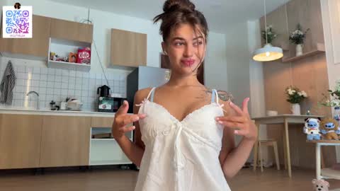 Snapshot of cuteelsa_ chatting on March 12, 3:23 am Elsa online show from March 12, 3:23 am