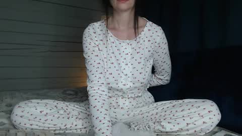 Snapshot of cuteemouse chatting on January 13, 10:36 am Anna online show from January 13, 10:36 am