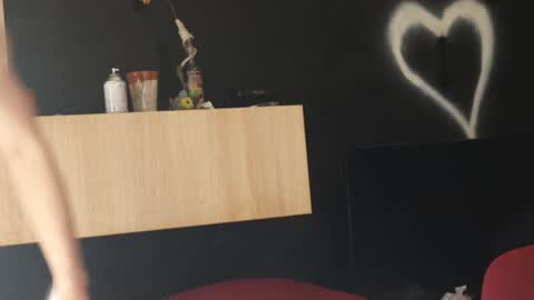 Snapshot of cutefitnessmodel chatting on October 28, 9:35 am cutemodel online show from October 28, 9:35 am