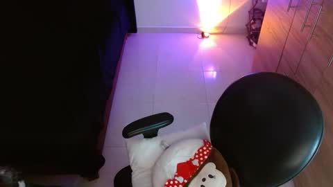 isabella online show from February 19, 6:15 pm