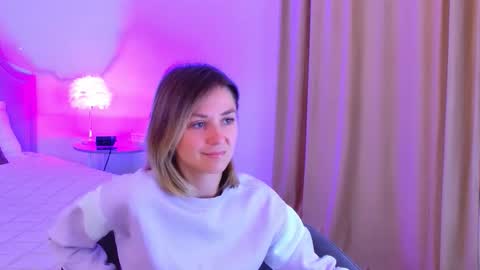 cutemirage online show from September 27, 2:33 pm