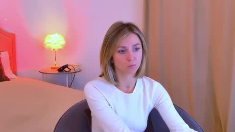 cutemirage online show from November 1, 2:52 pm