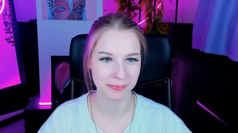Snapshot of cutemousee chatting on December 7, 8:44 am Rina online show from December 7, 8:44 am